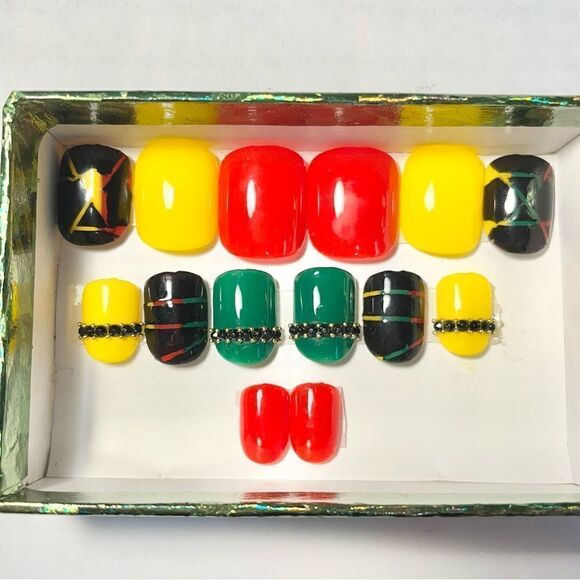 Abstract Design pressons - Picture 2 of 6